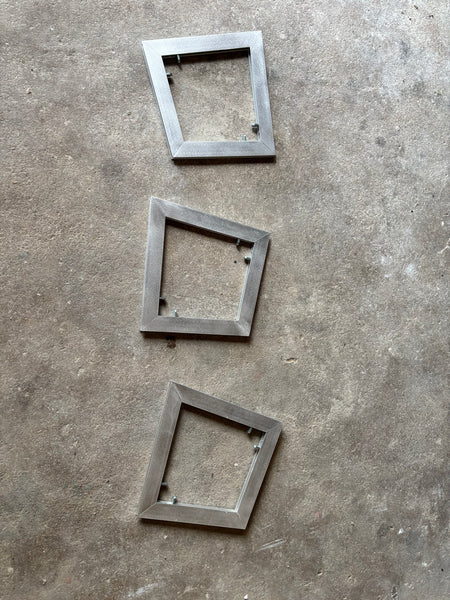 Quentin Lefranc Huis clos, 2026 / 3 parts Mirrored glass and aluminum, 38 x 38 cm